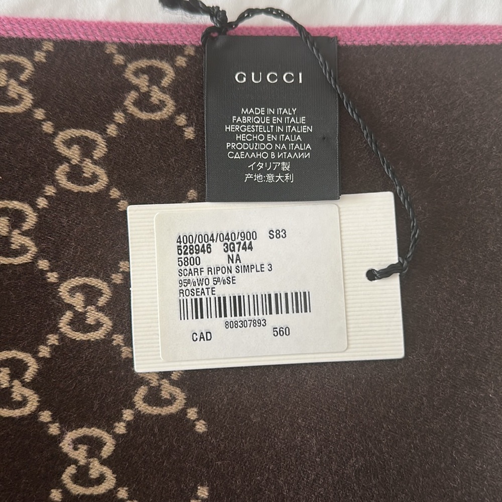 100% Authentic Gucci Scarf - Picture 2 of 5